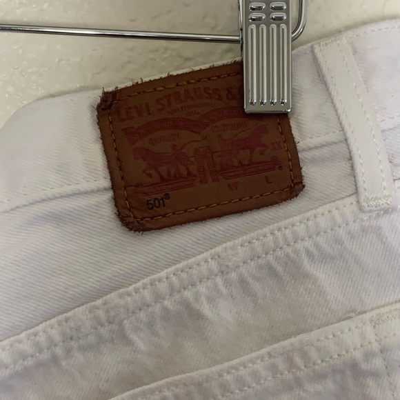 Levi’s | 501 button fly raw hem cut off high rise denim shorts white siz… - Picture 10 of 12